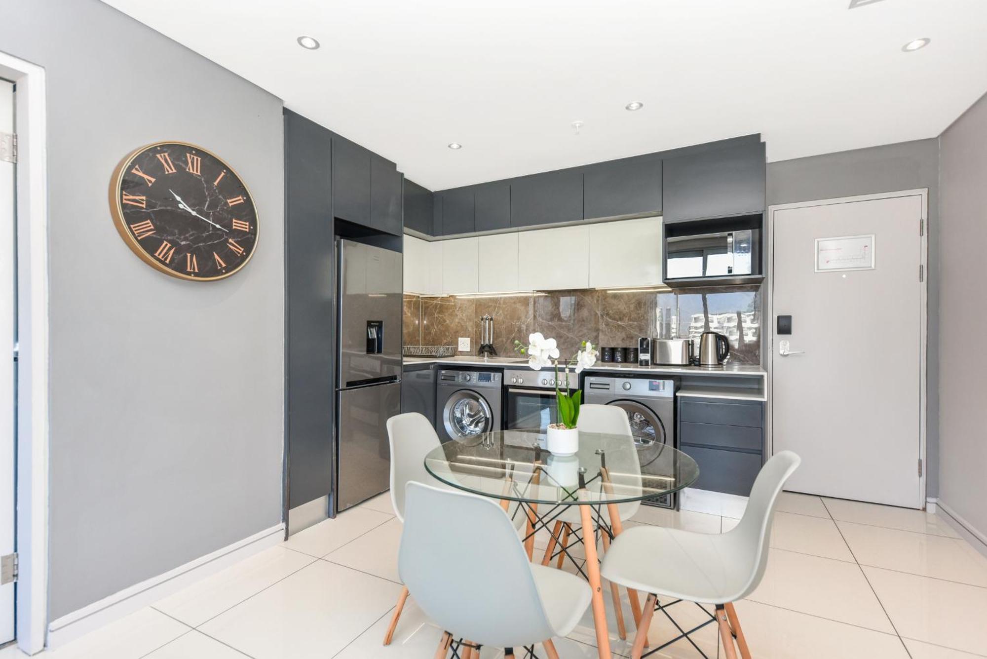 Apartment Chic In 5 Star