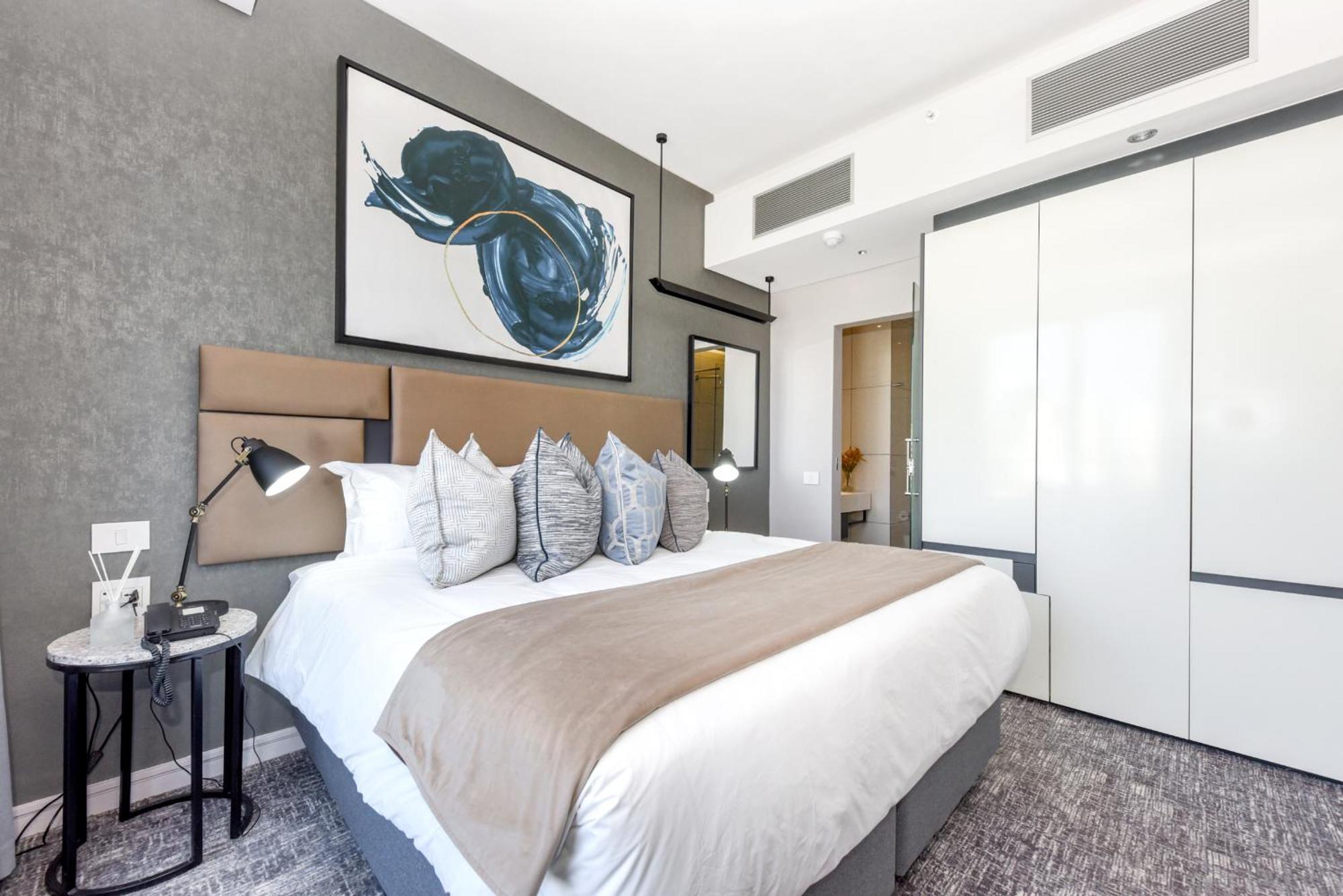 Chic In 5 Star Apartment