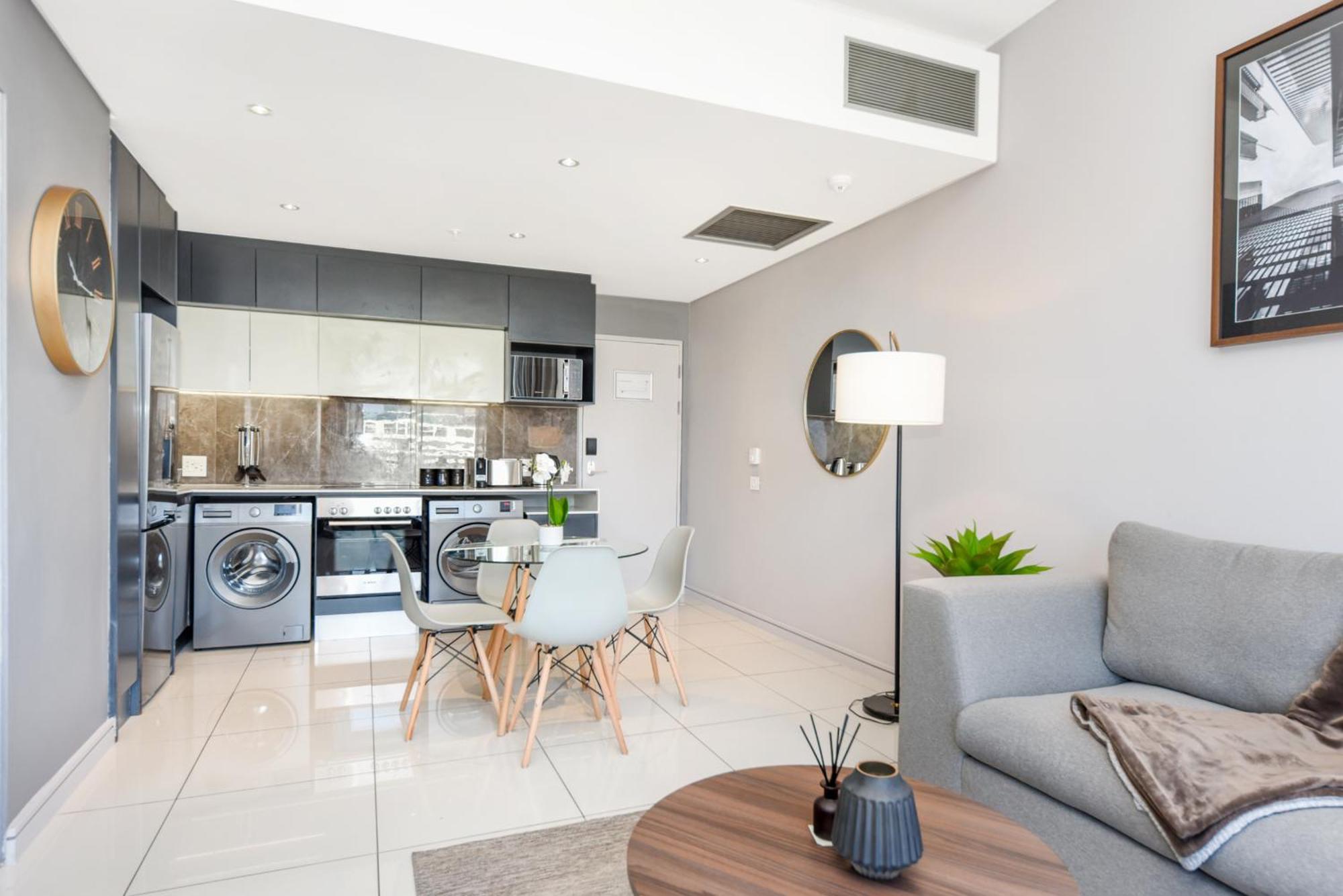 Chic In 5 Star Johannesburg